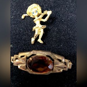 Two vintage brooches